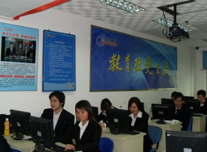 電腦培訓(xùn)學(xué)校與計(jì)算機(jī)系統(tǒng)服務(wù) 如何選擇更有效的學(xué)習(xí)路徑